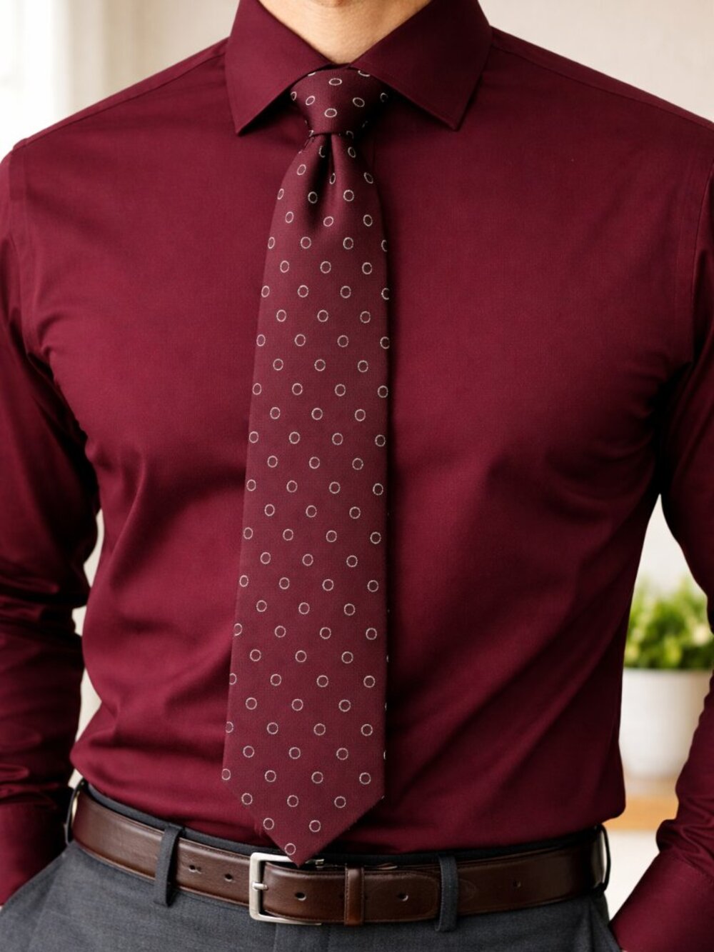 Giorgio Armani Collezioni Men's Necktie Maroon Geometric Circles 56"L Silk Blend